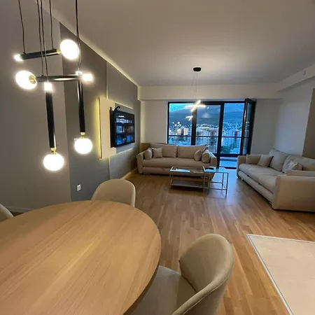 Grand Gigi Panoramic Penthouse Апартаменты Скопье